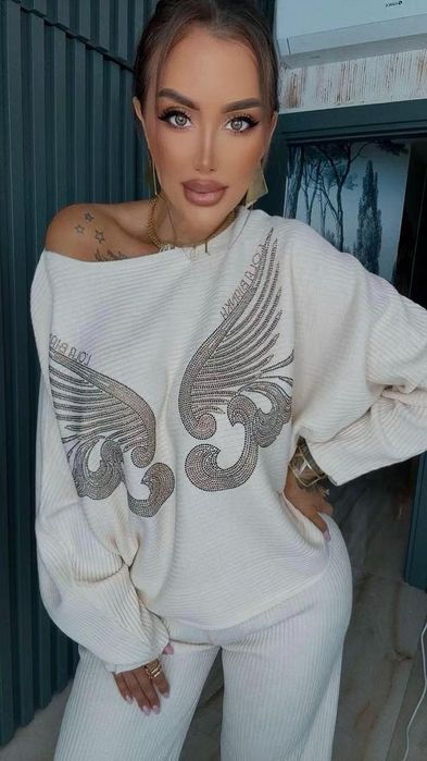 Piękny komplet dres sweterkowy złote skrzydła kolory Lola bianka