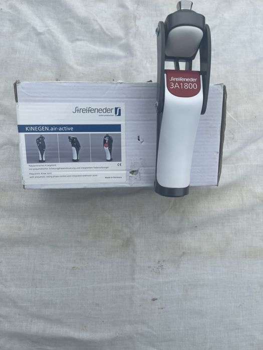 Протез ноги колінний вузол 3A 1800