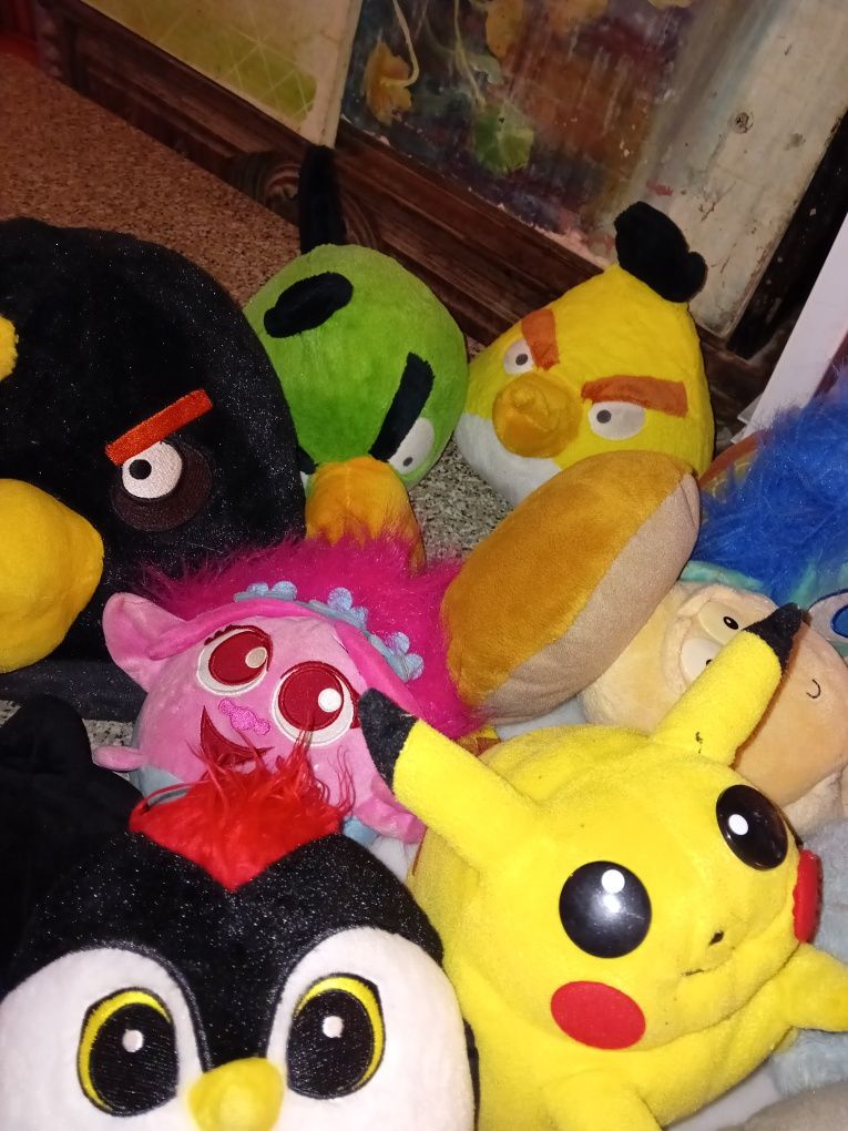 Conjunto de 35 Peluches Diversos