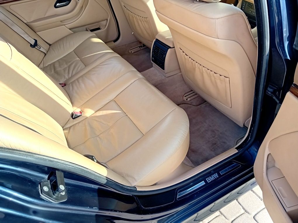 Bmw E39. Instalacja gazowa LPG. Jasna skórzana tapicerka. Klimatyzacja