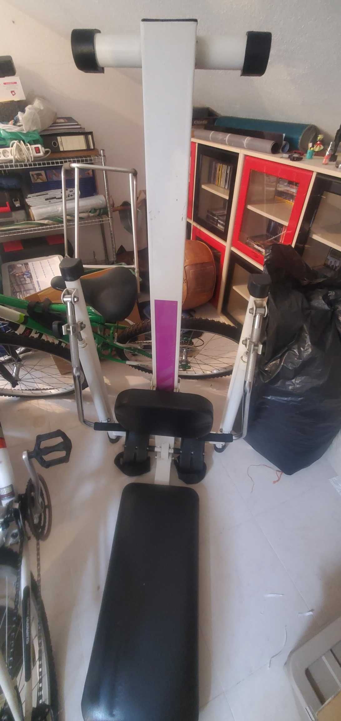 Vendo MÁQUINA DE REMO FITNESS, em bom estado