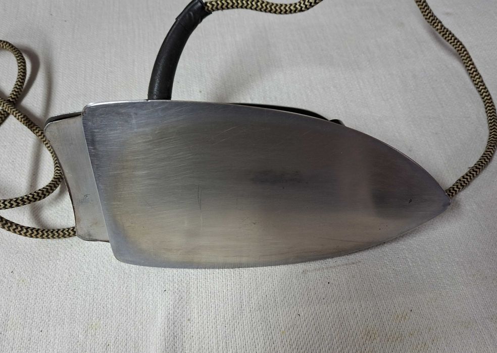 Ferro de Engomar Antigo Morphy Richards CA75