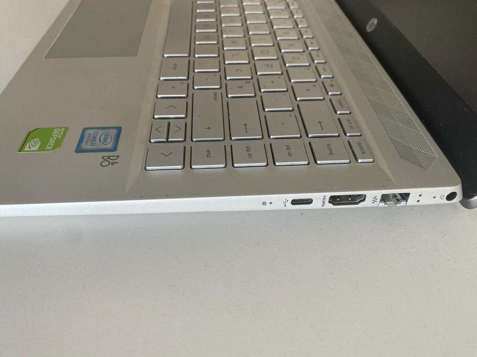 HP Pavilion i7-855OU 8GB NVIDIA GeForce MX150