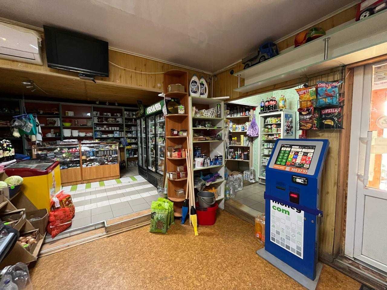 Продаж діючого продуктового магазину в центрі с.Пшеничники