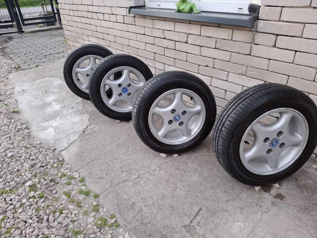 Opony 13 z alufelgami fiat oryginalne