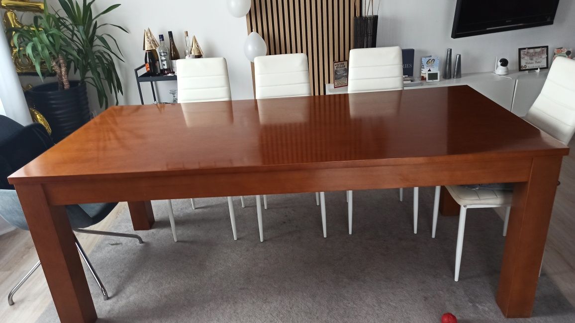 Duży stół drewniany bukowy