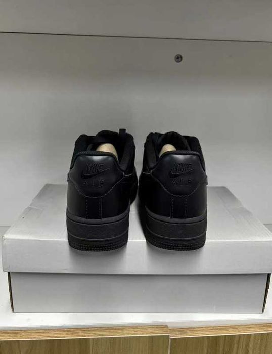 Buty koszykówki Nike Air Force 1 czarny R.45