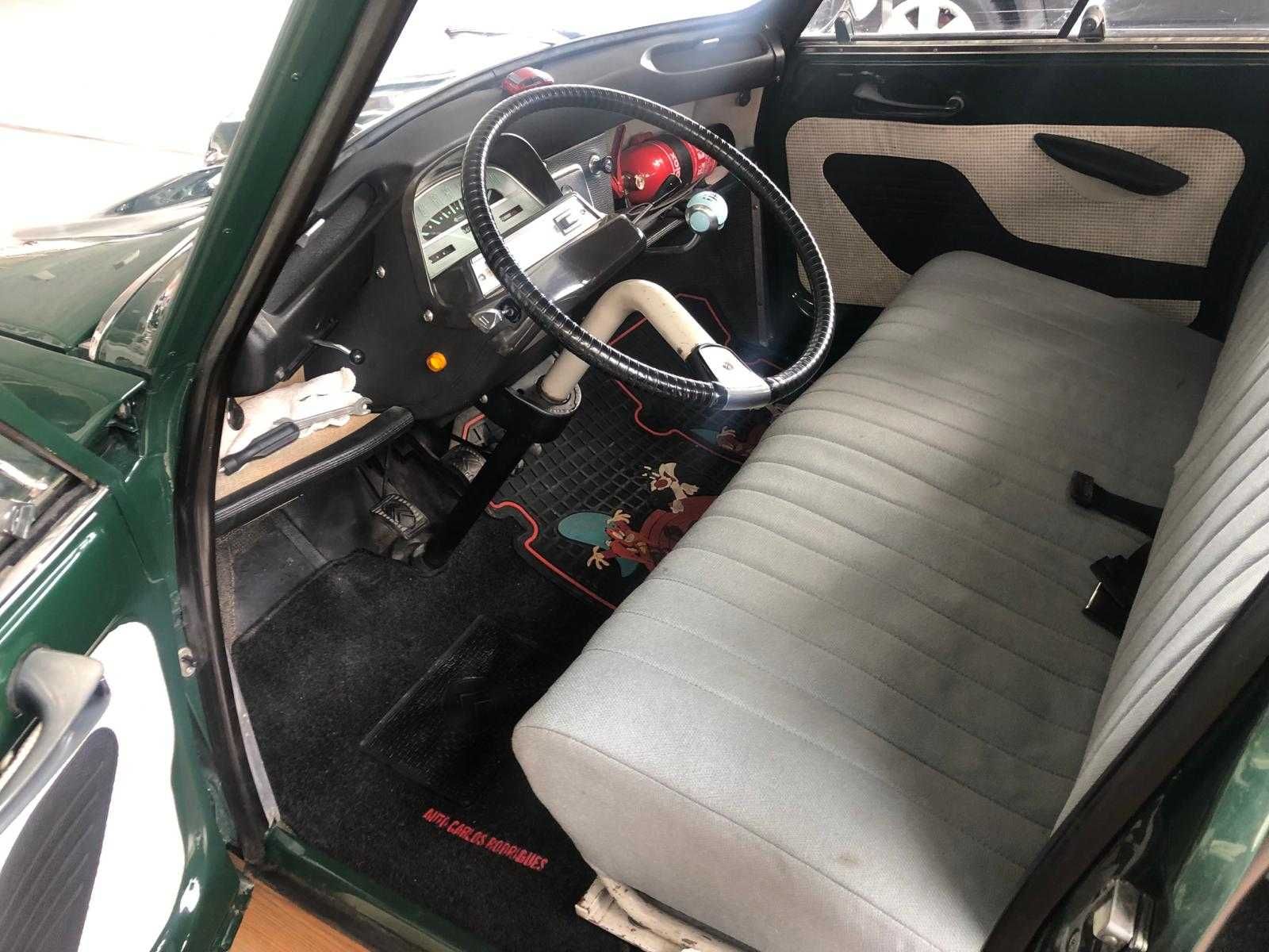 Clássico Citroen AMI 6