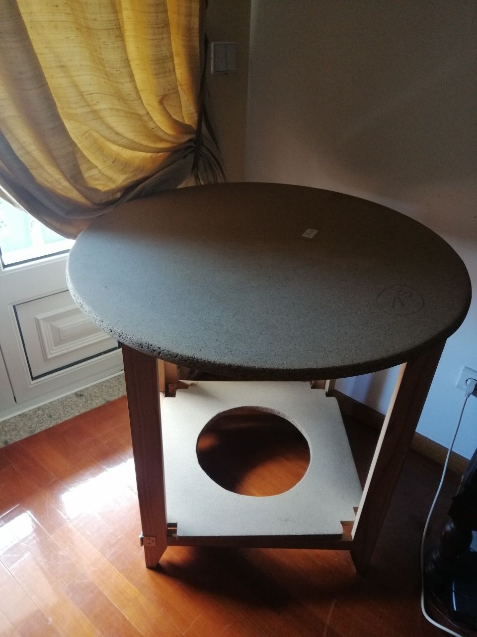 Mesa camilha em madeira