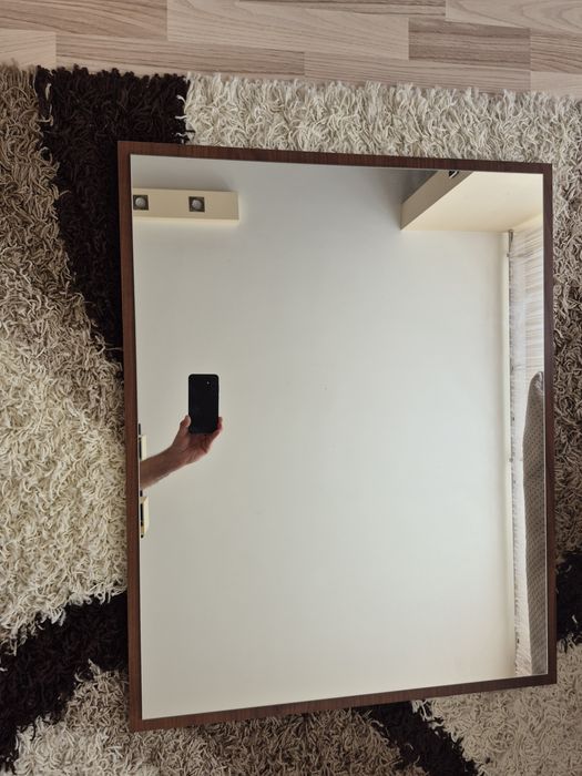 Lustro wiszące do łazienki lub toaletki