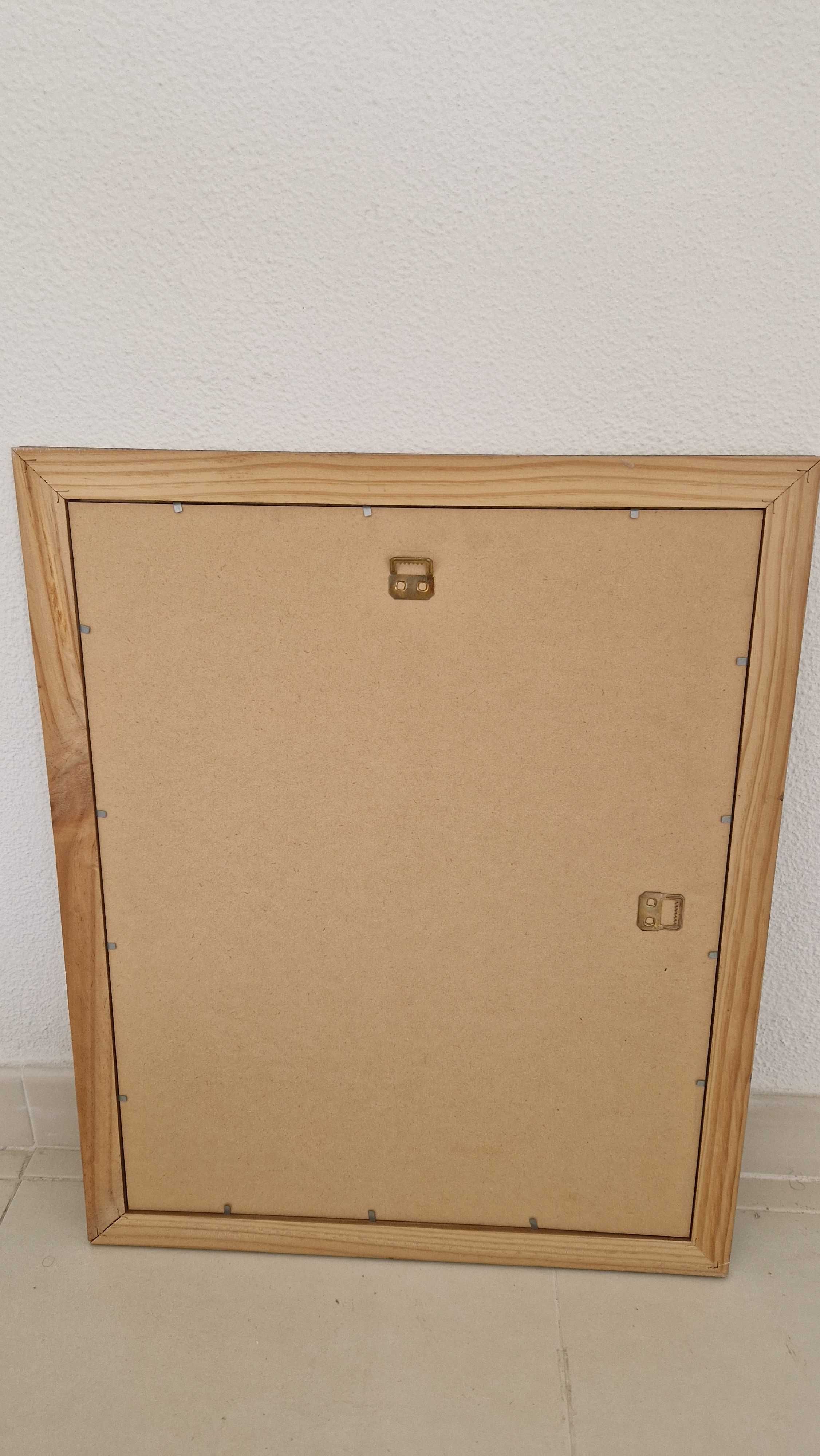 Quadro vintage motivo floral com moldura e suportes para parede