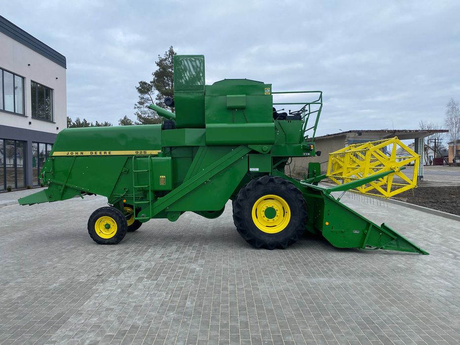 комбайн John Deere 925