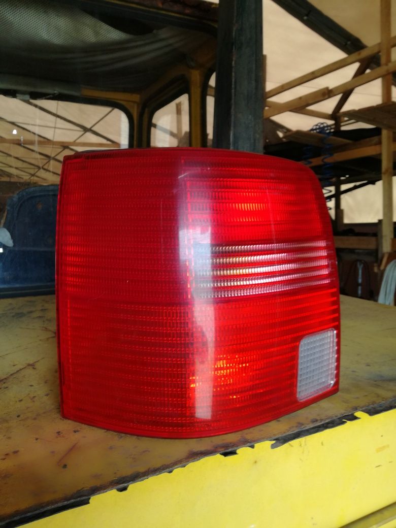 Passat b5 przed lift lampa lewa tył kombi