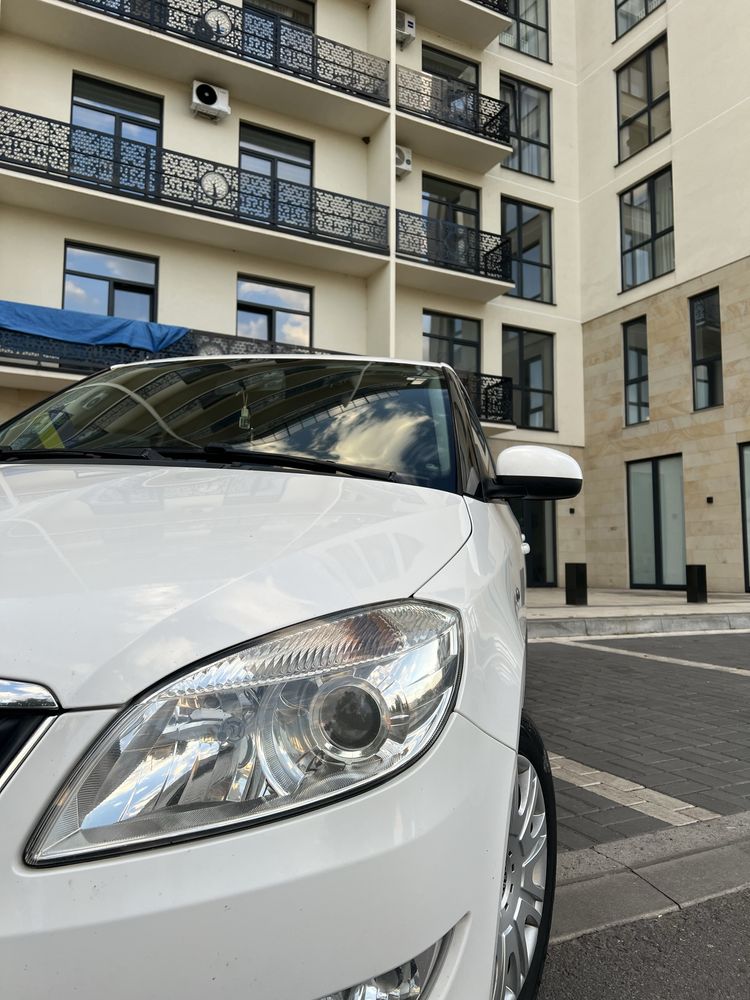 Skoda Fabia 2011 рік