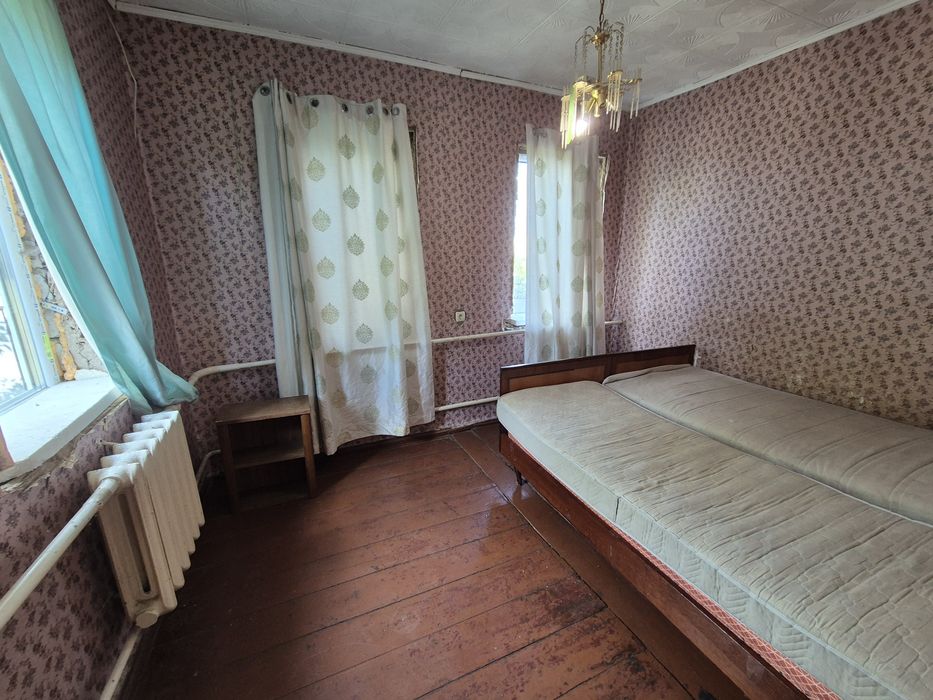 Продаж будинку по вулиці Миру