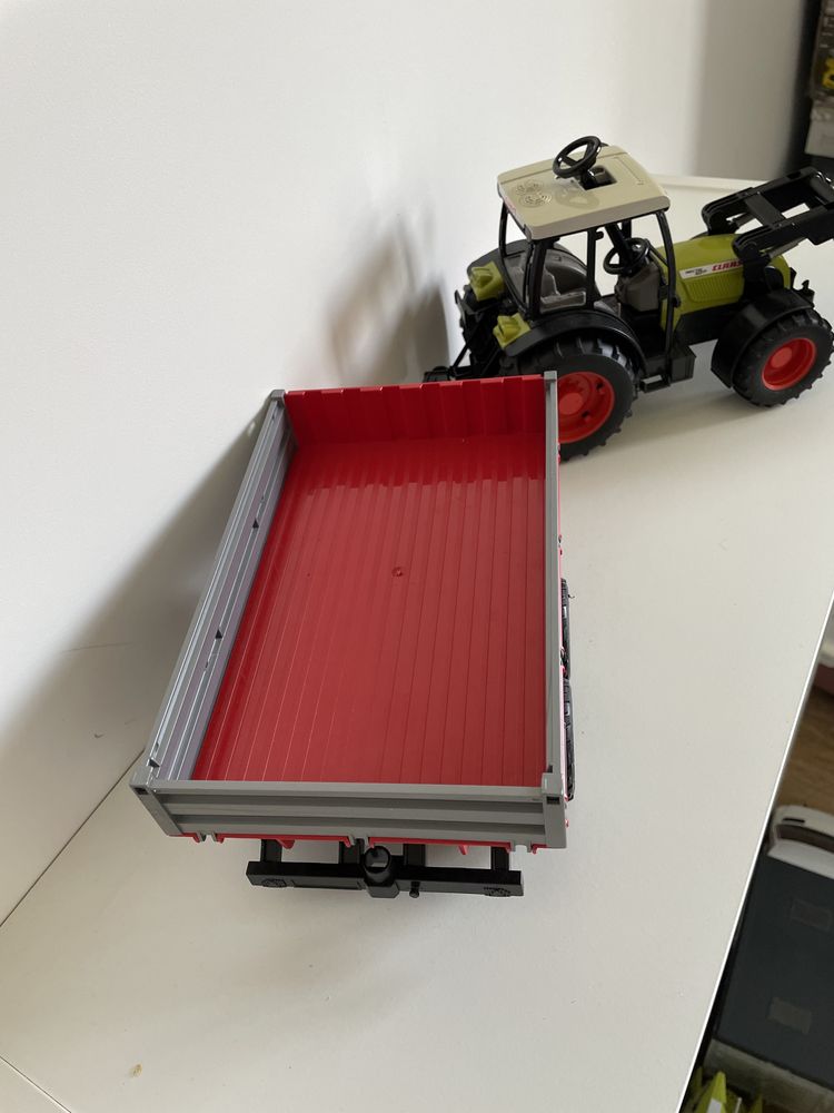 Bruder traktor Claas Nectus +przyczepa