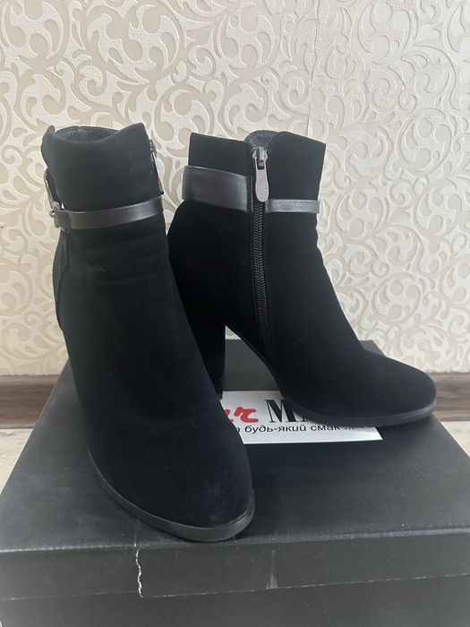 Продам зимові ботинки  Sharman