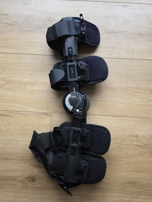 Orteza kolana z regulacją Prawa noga