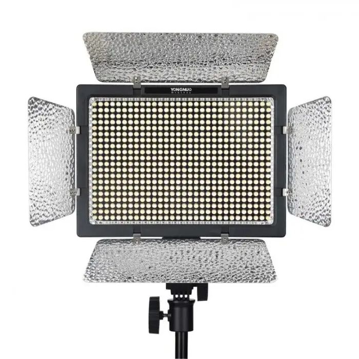 Постійне світло Yongnuo YN-600L II LED 3200-5500К