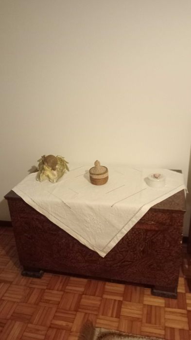 Mobília quarto completa e arca em madeira