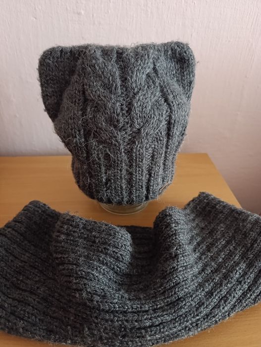 Шапка з хомутом, навушники для дівчинки