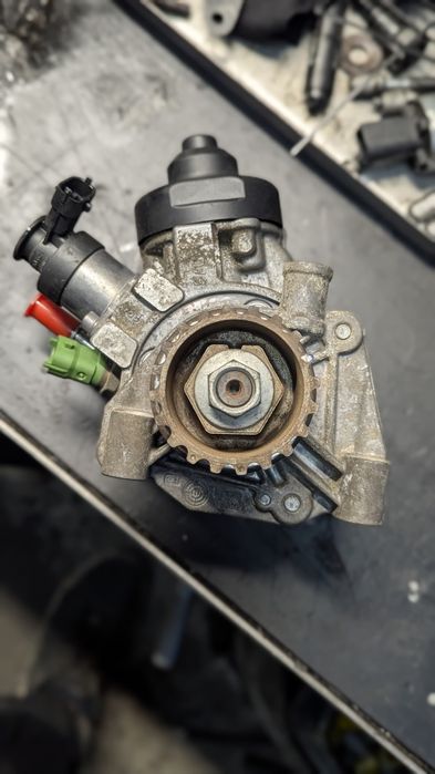 Продам паливний насос від Renault k9k 1.5 0 445 010 530