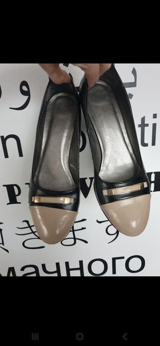 Beżowo-czarne buty na słupku roz 39