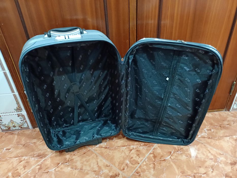 Mala malas de porão até 23 kg viagem casa quarto apartamento vivenda.