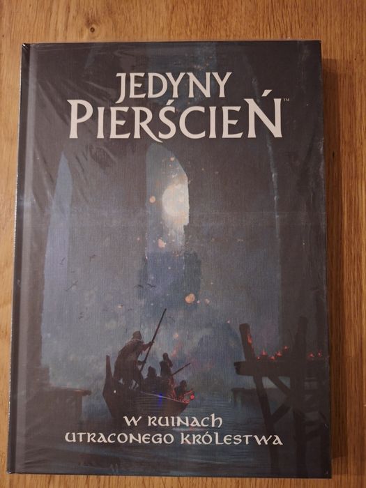 Jedyny Pierscień w ruinach utraconego królestwa, podręcznik RPG folia