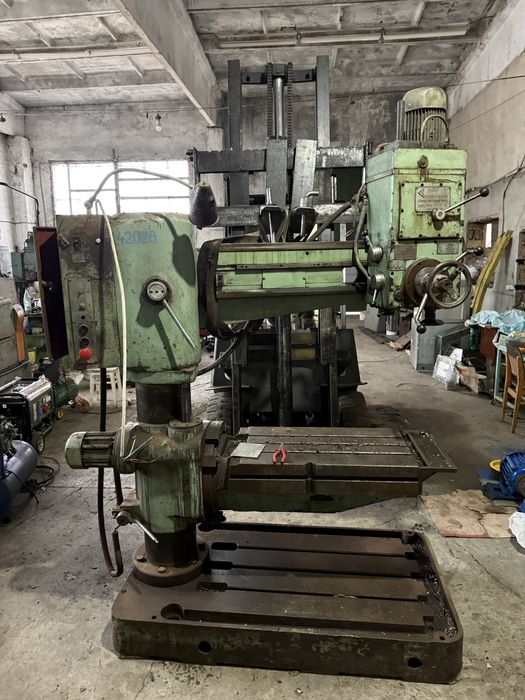 Радиально сверлильный 2л53у