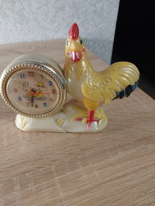 Продам часи на батарейкі