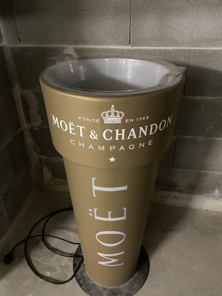 Moet chandon Champanheita Balde Led Gelo exterior