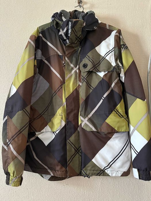 Чоловіча фірмова куртка р-S/M в гарному стані