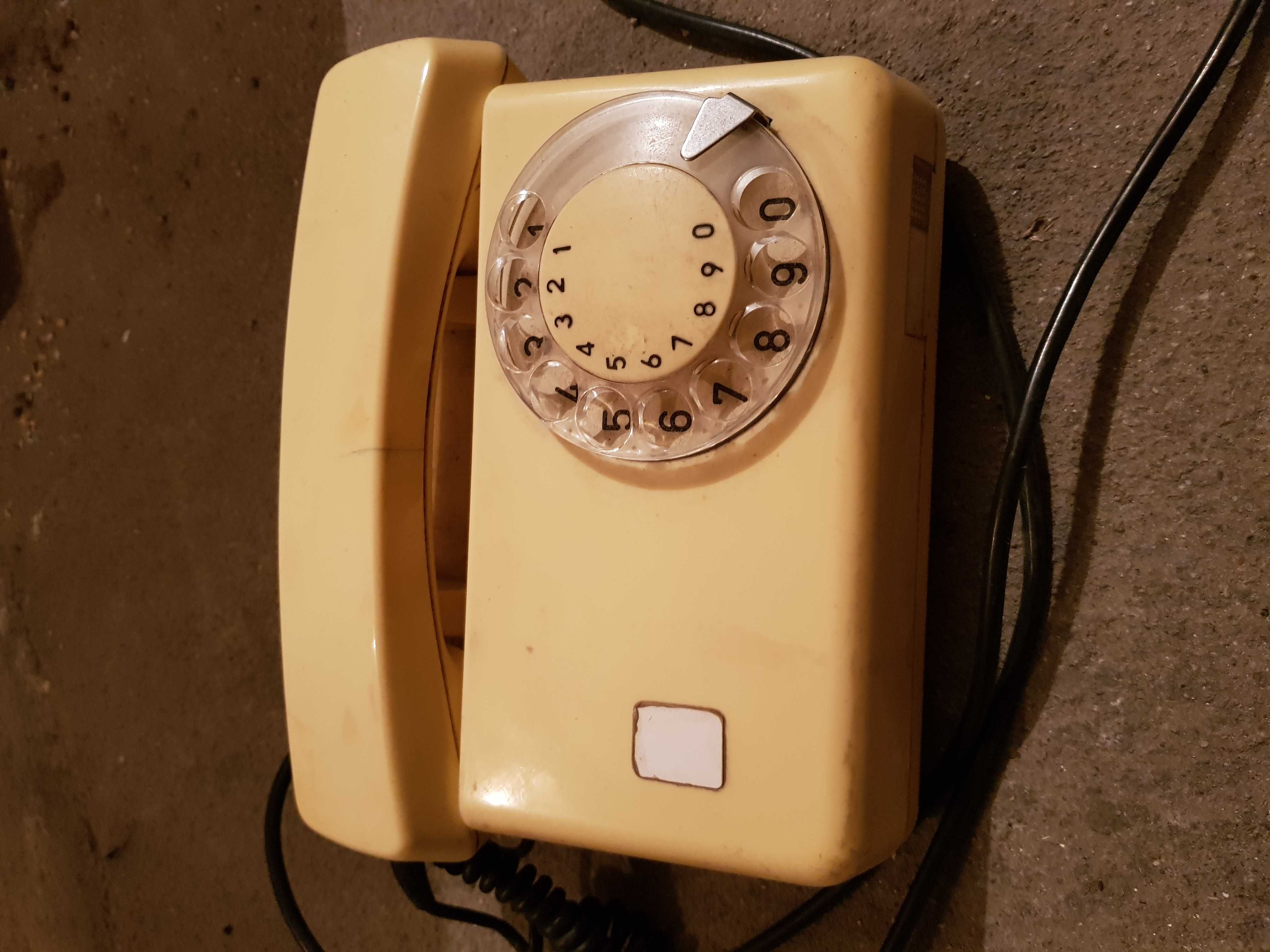 Telefon PRL kremowy