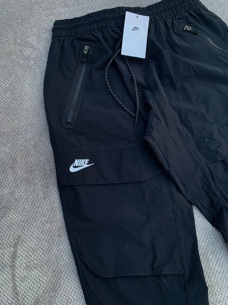 Nike Air Max WVN Cargo Pants BLK/WHT Size:M нейлонові карго штани нові