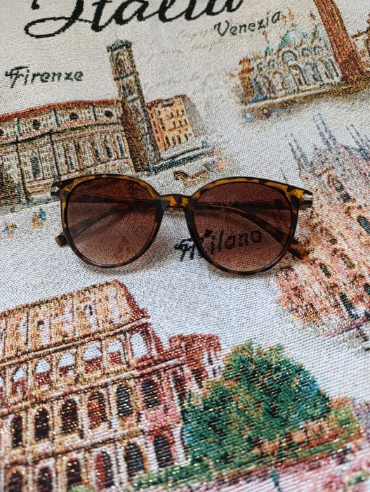 Продам сонцезахисні окуляри