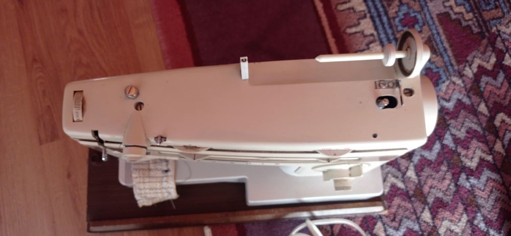 Łucznik 884 Maszyna walizkowa do szycia