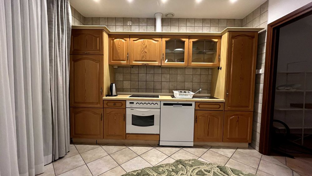 Używana kuchnia 3mx2m fronty drewniane