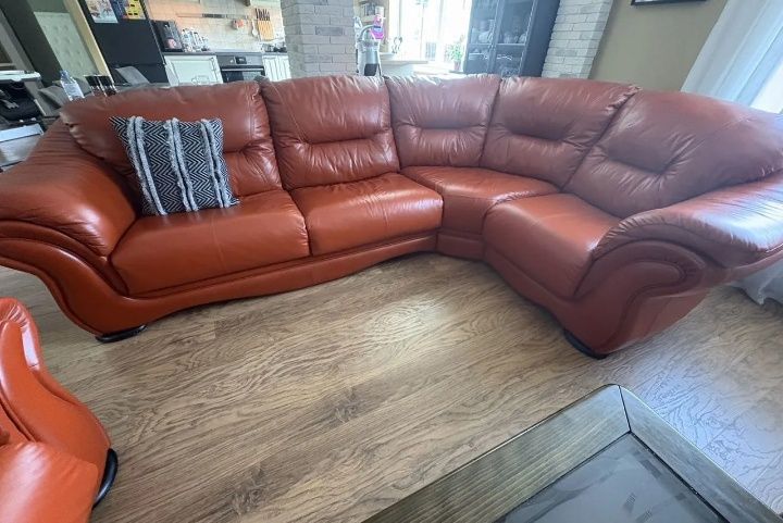 Продам угловой кожаный диван