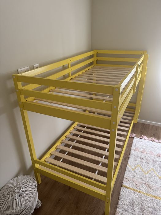 Beliche amarelo como novo 90x200 com colchoes Ikea