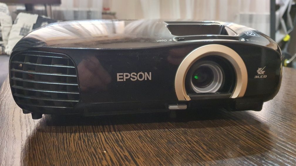 Проектор epson eh-tw5200  FullHD 3D Acer p1525