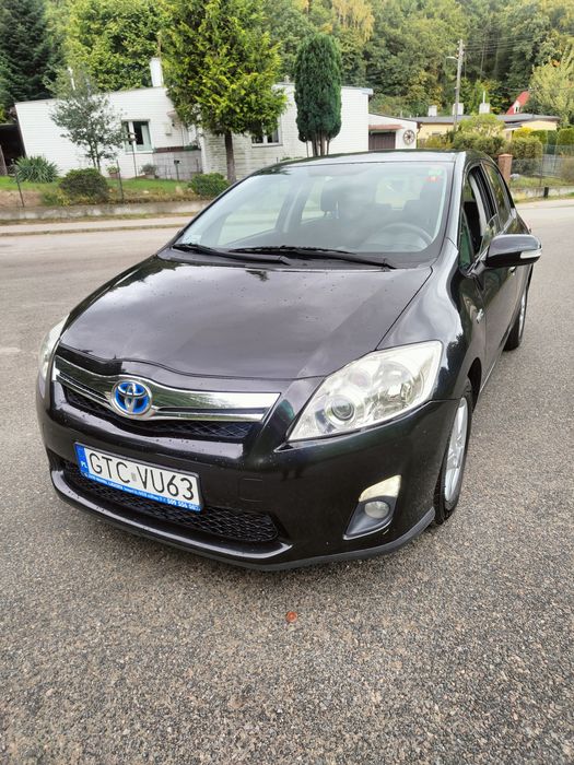 Toyota Auris hybrid 1.8 rok 2011 ładna
