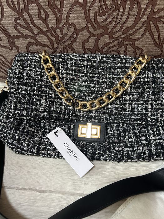 Сумка Chantal Firenze , у стилі Shanel з золотими додатками.