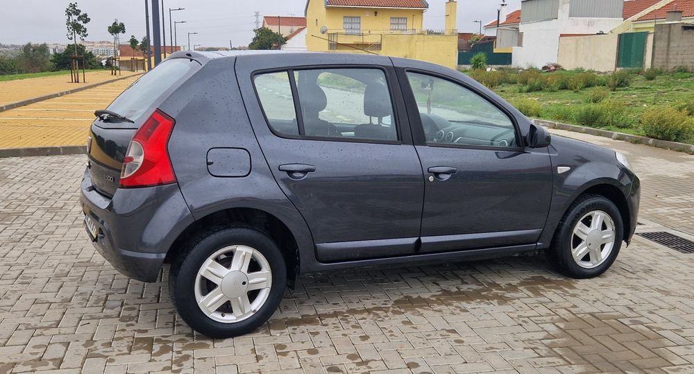 Dacia sandero 1.5 dci Ano 2010 em bom estado Sem nada a fazer