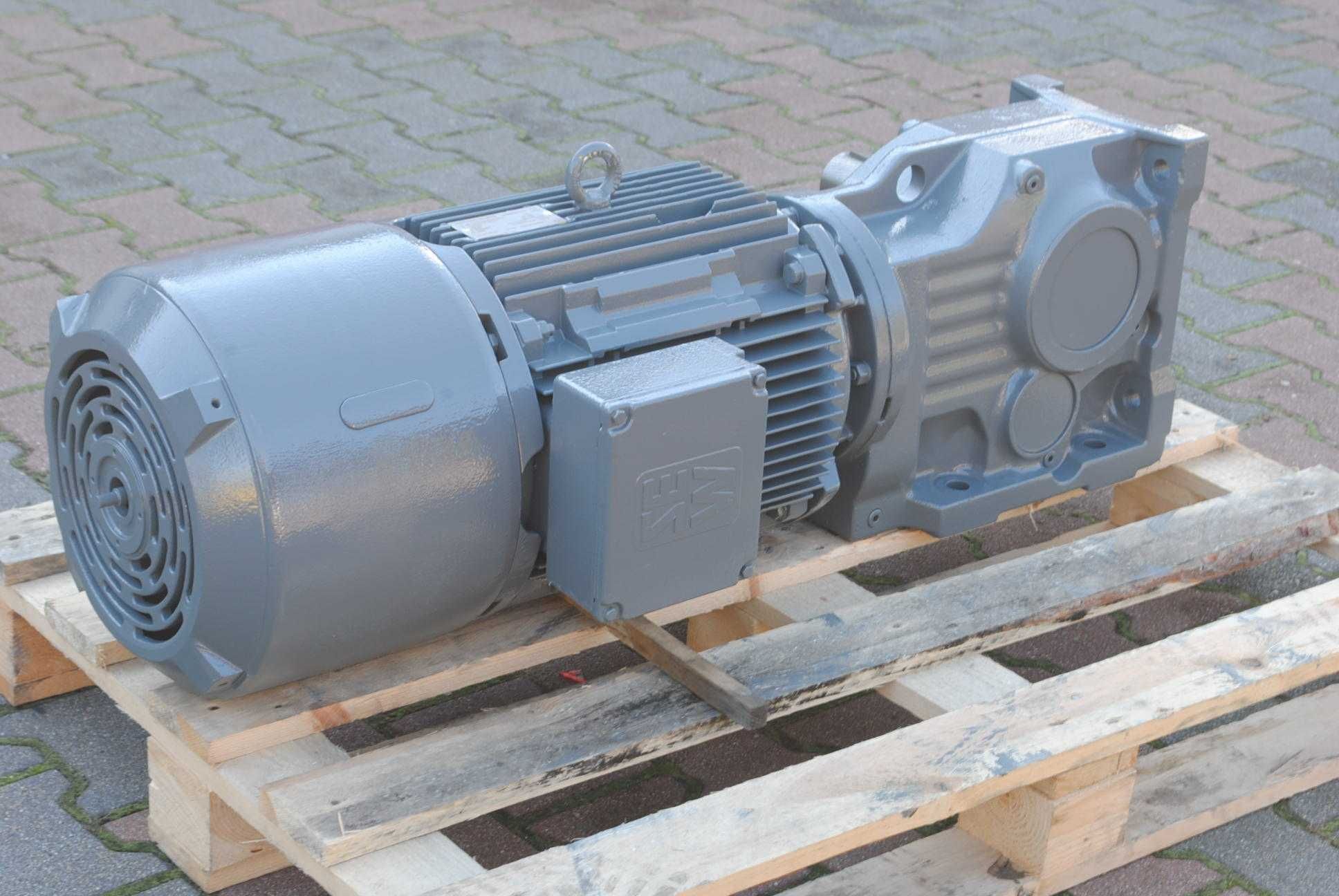 Motoreduktor kątowy 15kw. 202obr./min. z hamulcem firmy SEW.