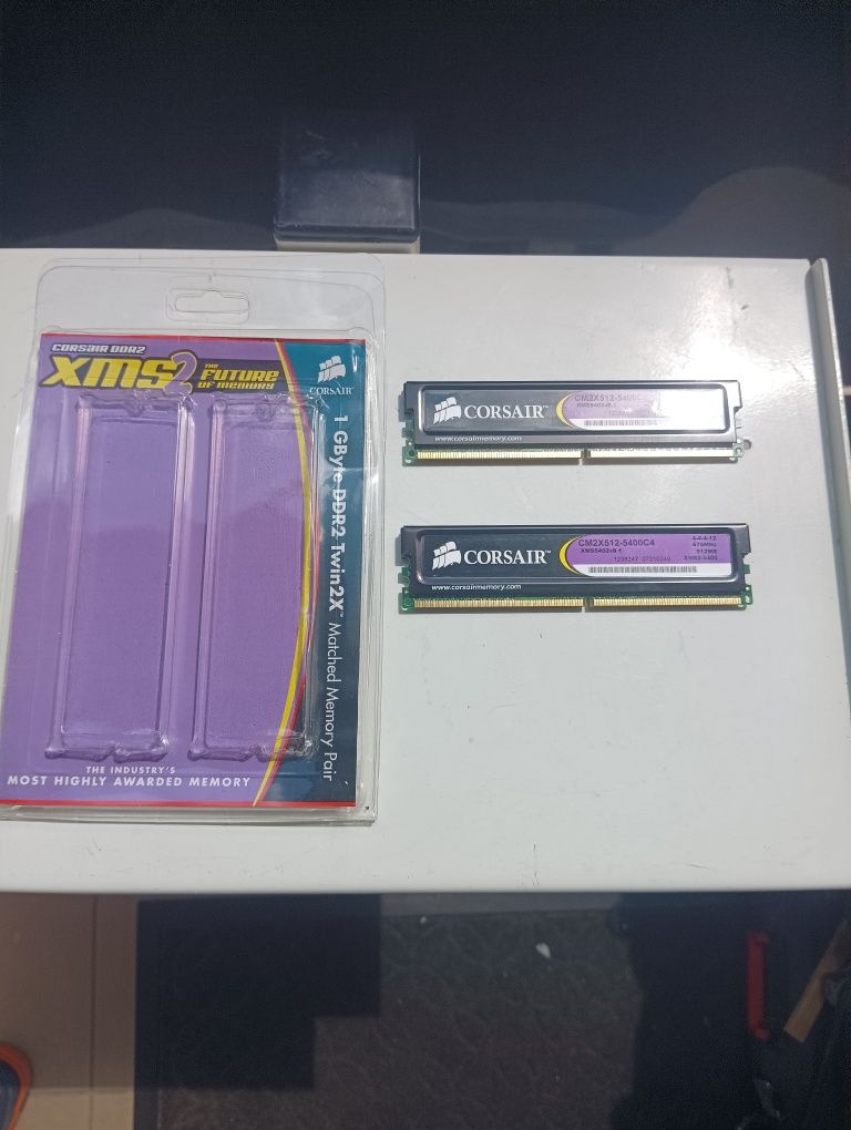 Pamięć RAM DDR2 dwie kostki 512 mb