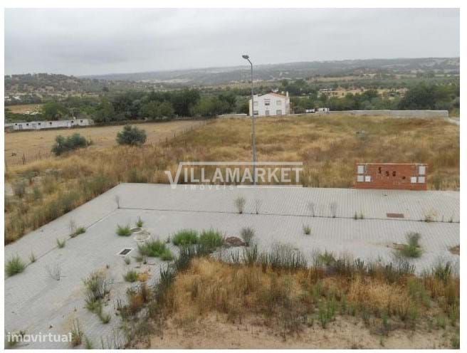Terreno misto da banca com 628 m2 situado em Alvito - Beja- Alentejo