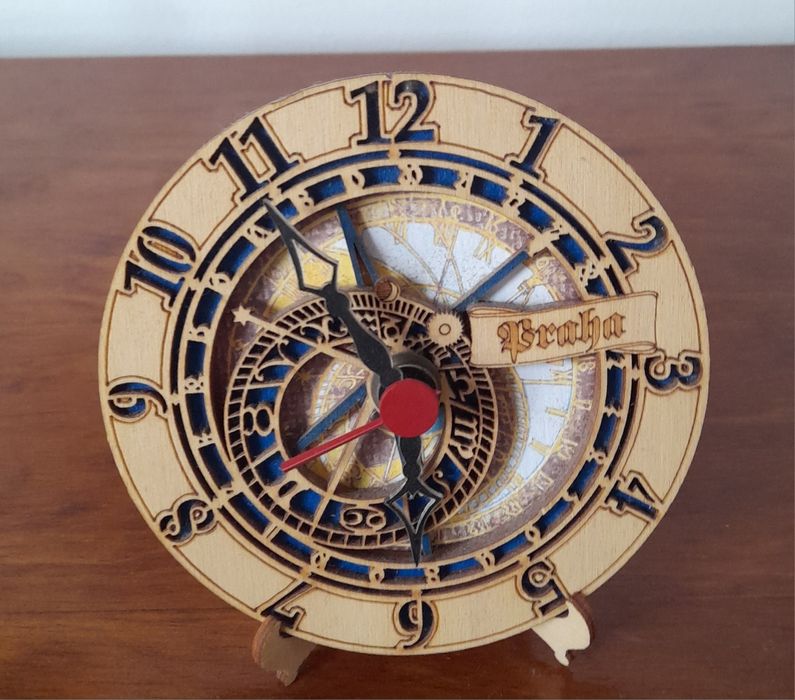 Relogio madeira artesanal Chequia