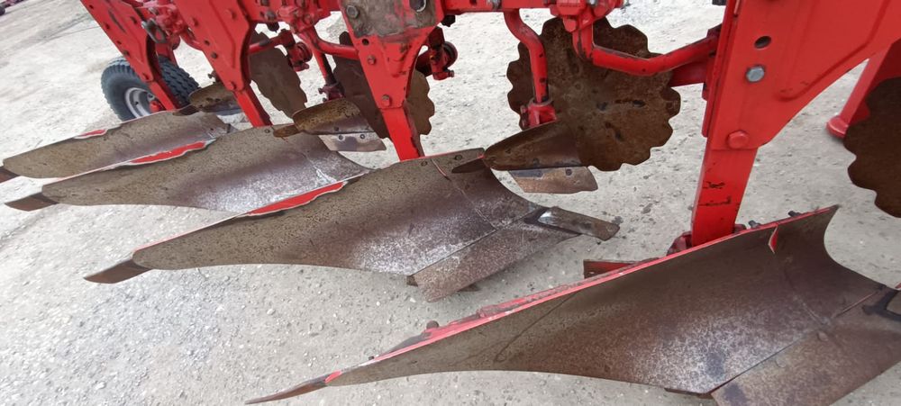 Pług obrotowy Niemeyer delta 4 skibowy