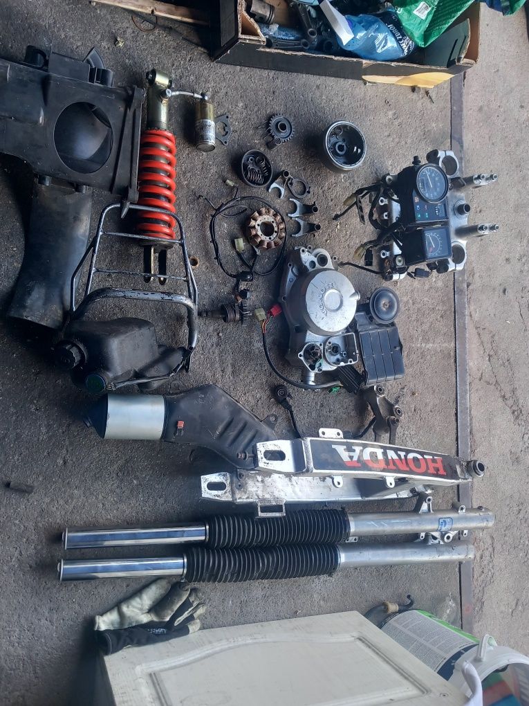 Honda crm 125  części dyfuzor nsr
